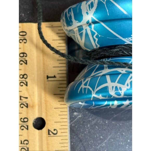 YOYOFACTORY SKILINE SHUTTER BLUE/AQUA SPLASH/ YYF 888 YoYo Set of 2 Case Threads - Picture 5 of 10